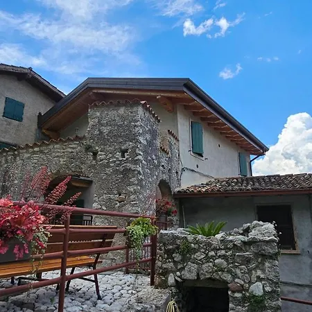 Casa Antico Borgo - 3 ブレンゾーネ